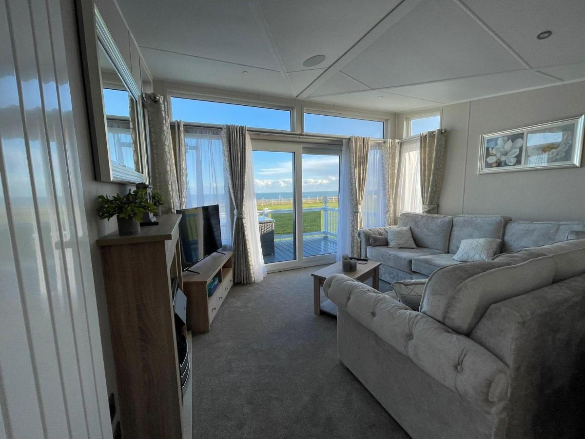 Beautiful Lodge With Full Sea Views At Broadland Sands In Suffolk Ref 20235Bs Hopton on Sea Exterior foto